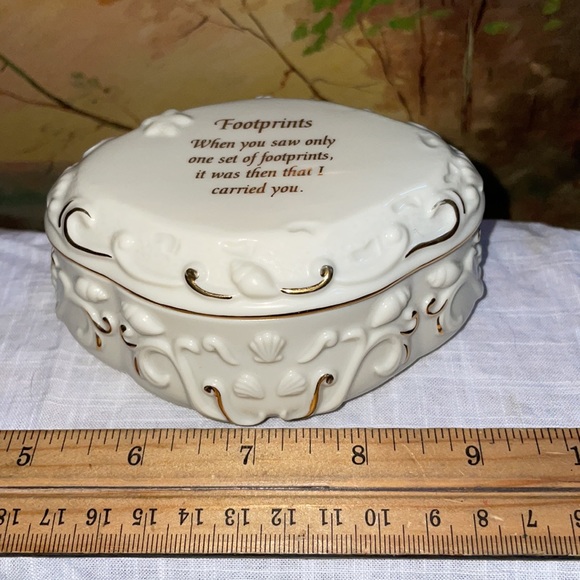 Lenox Fine Porcelain Footprints Musical Box or Trinket Holder with 24k gold - Picture 7 of 7